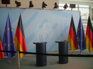 Holnap fontos bejelentéseket tesz a kormány – Magyar Péter is