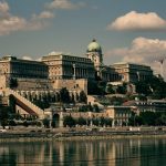 Európai tőzsdék pluszban: kamatvárakozás és cégeredmények – Egyéb | Budapest