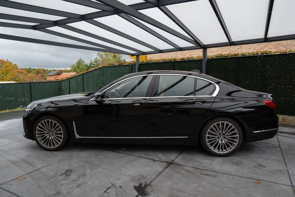 BMW kimarad a Párizsi Autószalonról, profitfigyelmeztetés jött – Gazdaság | Budapest