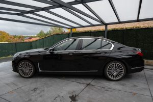 BMW kimarad a Párizsi Autószalonról, profitfigyelmeztetés jött