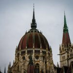 Magyar Péter szakvizsga-tételeket vett el Takács asztaláról – Országos politika | Budapest