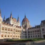 Forsthoffer Ágnes aláírta az iskolakezdési támogatásról szóló – Országos politika | Budapest
