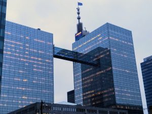 890 millió eurós bírságot kapott a Google az EU-tól