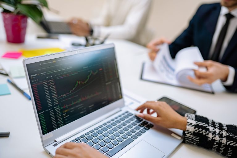 3000 részvény egy felületen: amerikai piacot nyitott az OTP