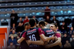 Japán győzelem és magyar debütálás a vb 1000. meccsén