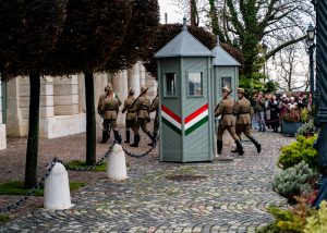 500 kanadai katona haladhat át Magyarországon