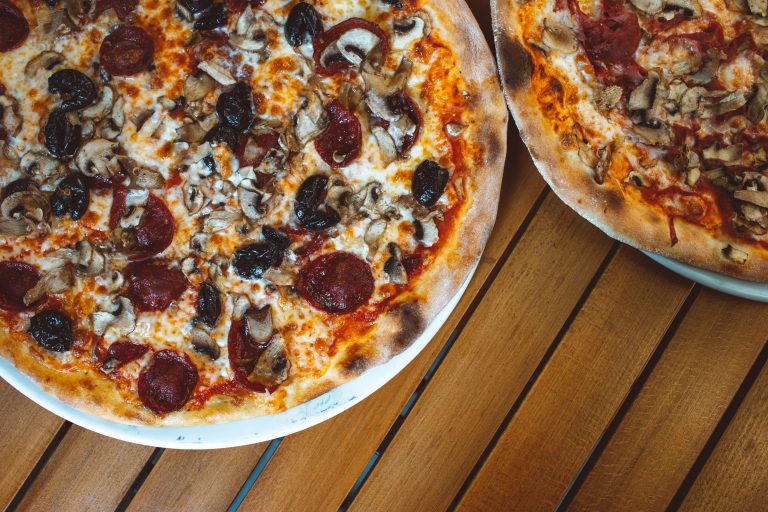 Pécsi Véradás: Pizzát és wellness-kedvezményeket kap, aki segít