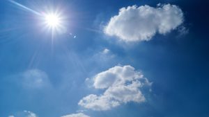 Extrém UV-B sugárzás várható vasárnap: figyelmeztet a HungaroMet