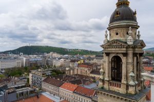 Kovács István vb-meccset vezet a gigatornán