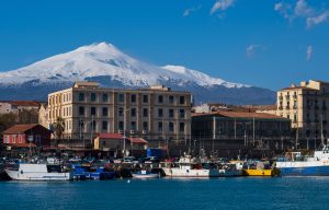 Etna hamufelhő: lezárták Catania repülőterét