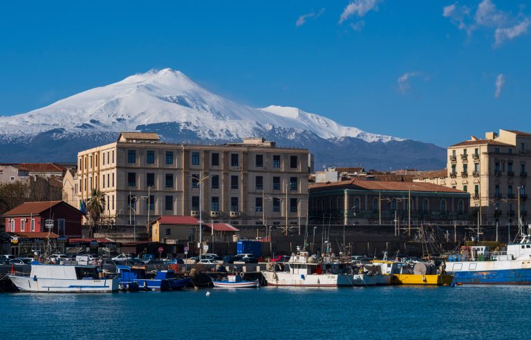 Etna hamufelhő: lezárták Catania repülőterét