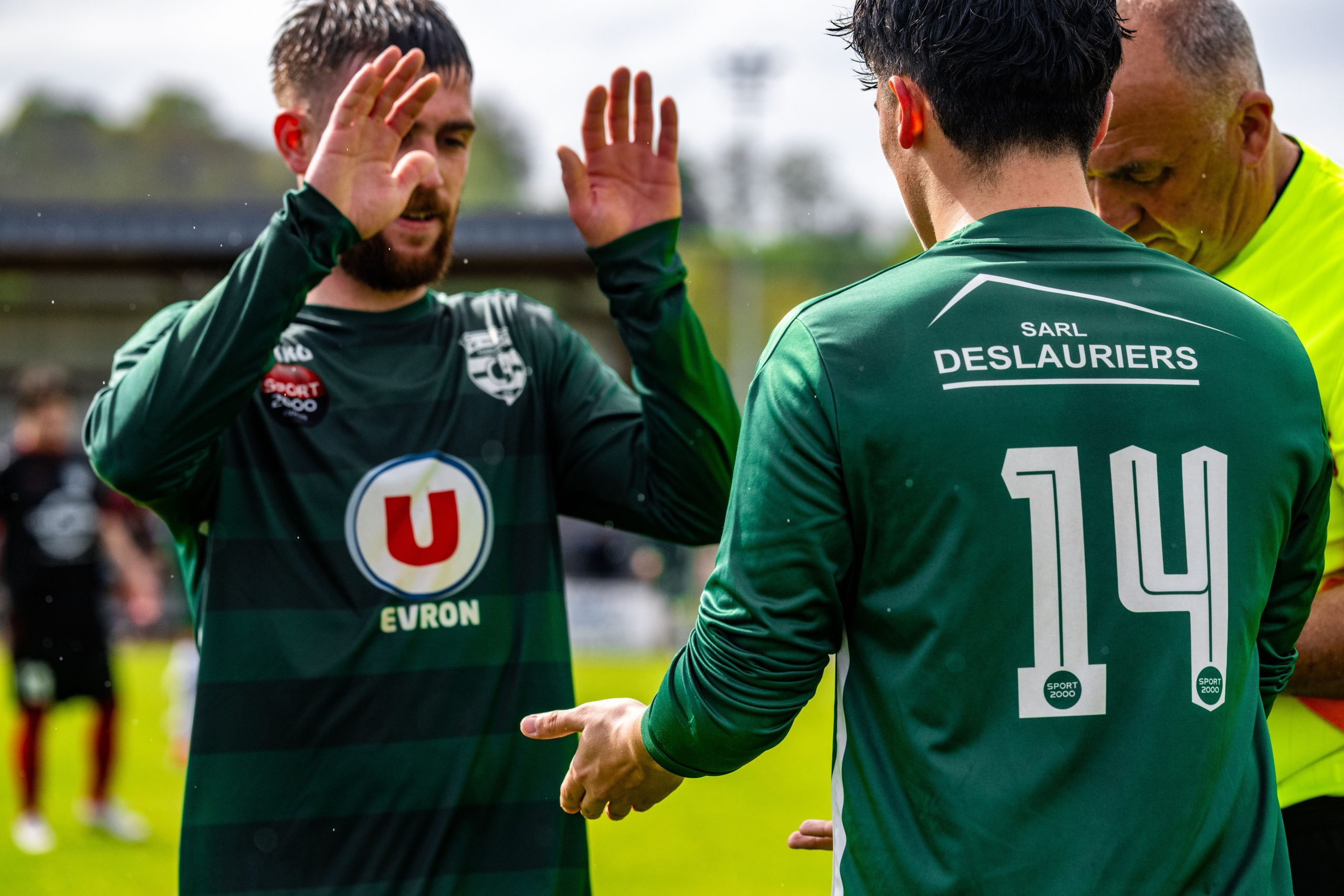 Roy Keane kiakadt: A focistafeleségek mezben őrület! – Foci | Pécs