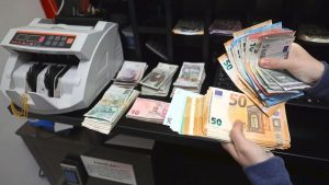Nem euróroham van: török lírát és dollárt keresnek a magyarok