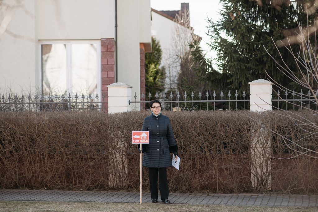 Lakáspiac: 18% áresés, sok eladó még nem hiszi el – Gazdaság | Pécs