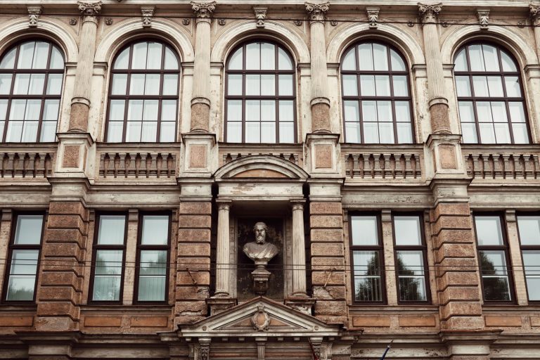 A a Reök-palota öröksége mai őrzői — műhelylátogatás