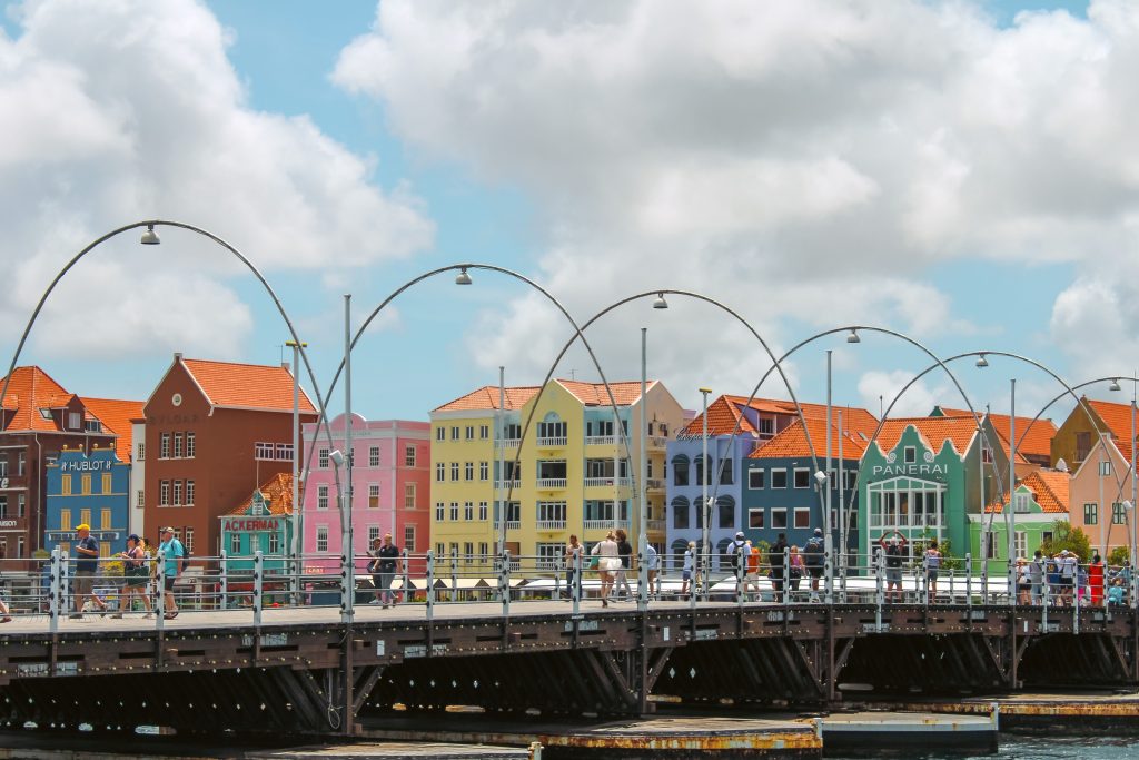 Tunéziai mélyrepülés, Curacao történelmi pontja a vb-selejtezőn – Foci | Szeged
