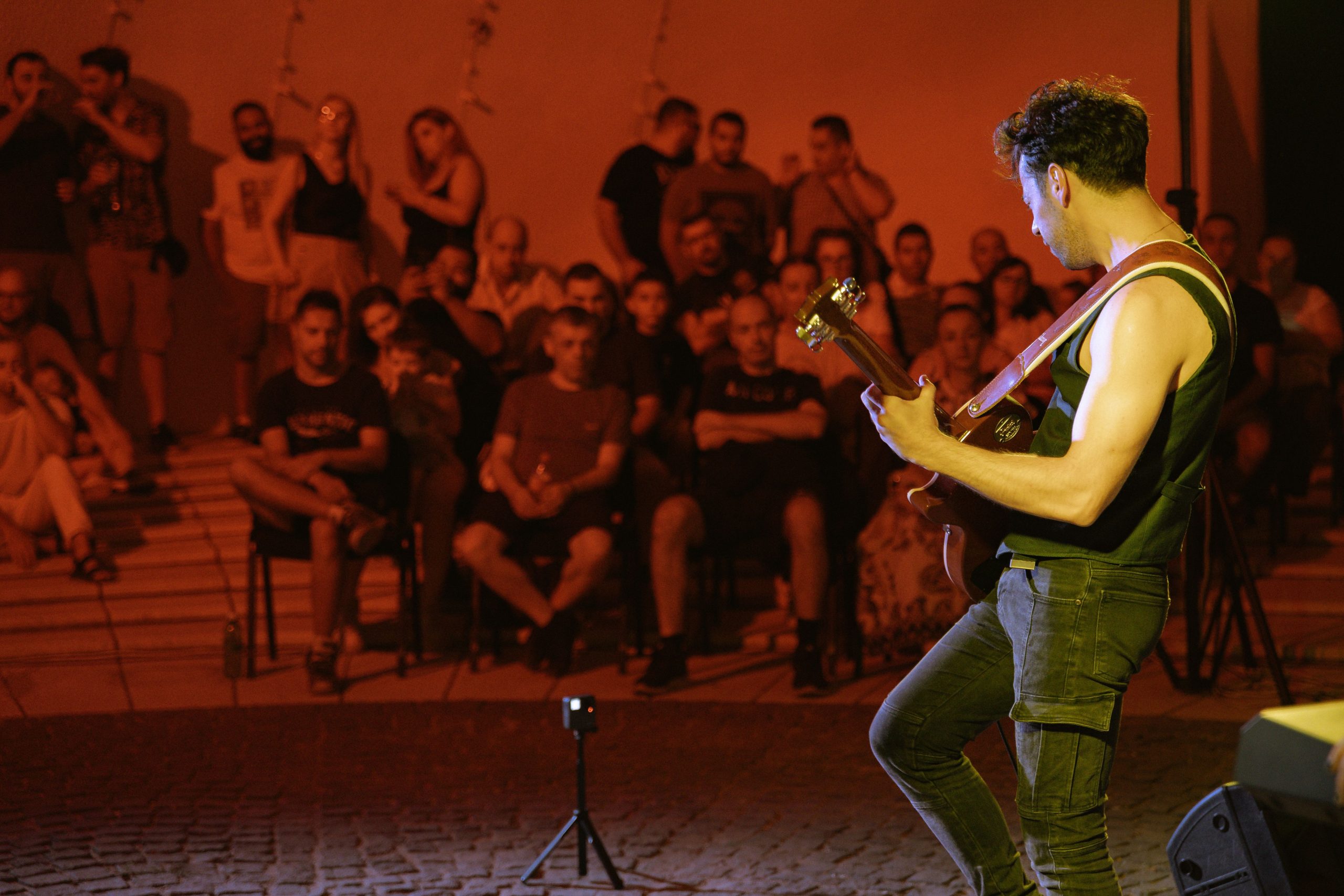 Pajzsmirigyrák: Ákos lemondta nyári koncertjeit, Arénára készül – Zene | Szeged