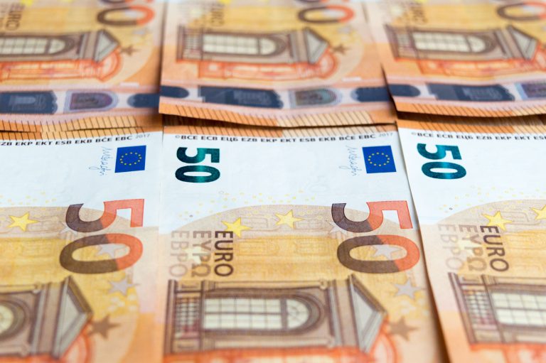 Forint: Vegyes mozgás az euró és dollár ellenében csütörtök